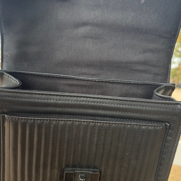 Aldo Elegant Black Chain Crossbody Bag - Picture 7 of 12